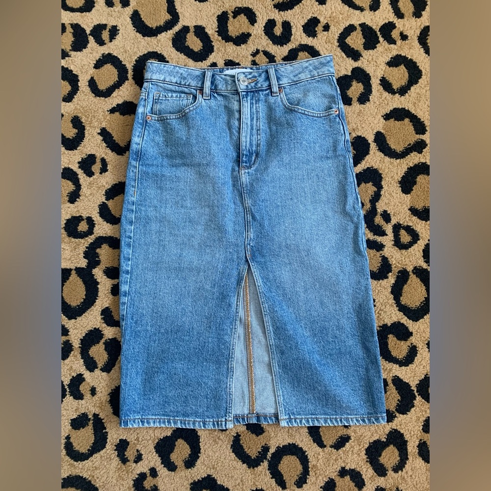 Small Dynamite high-waisted, stretchy, pencil skirt